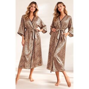 Natori Private Luxury Satin Animal Leopard Print Robe Size Medium